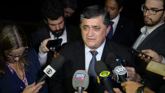 José Guimarães está confiante na manutenção dos vetos presidenciais